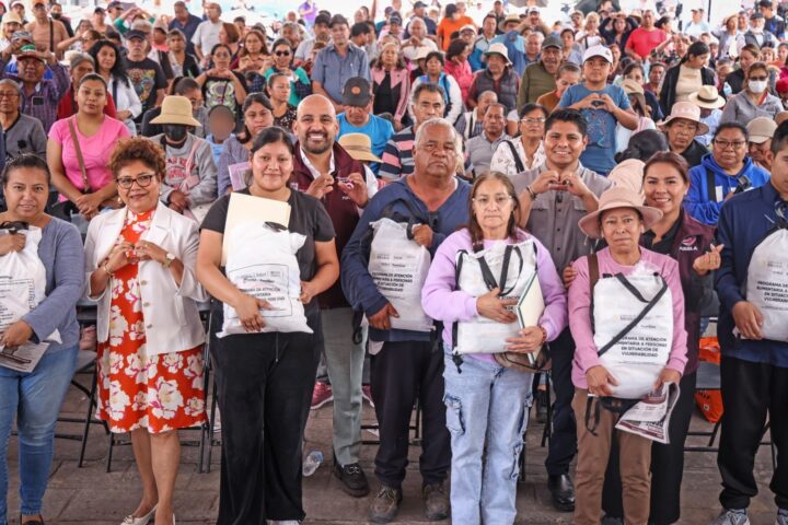Acercan apoyos alimentarios a familias de Cuautlancingo