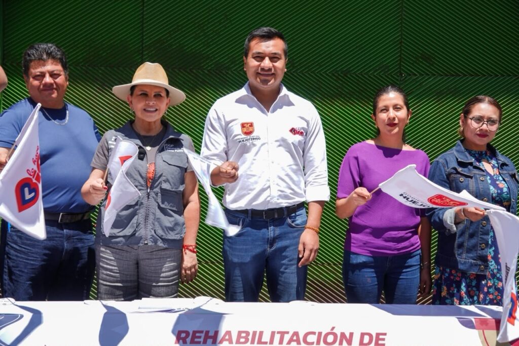 ROBERTO SOLÍS ARRANCA OBRA INTEGRAL EN EL SEGUNDO BARRIO; APLICARÁN CONCRETO HIDRÁULICO EN UNA DE LAS VÍAS MÁS IMPORTANTES DE HUEJOTZINGO