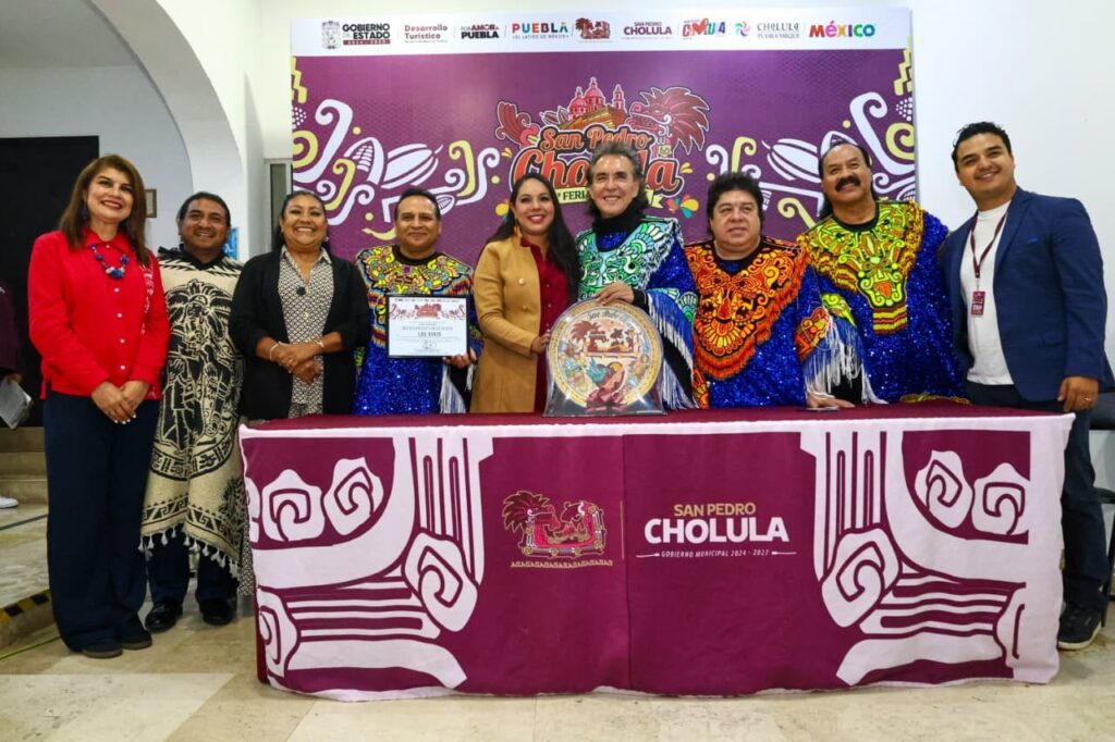 Con Tonantzin Fernández, Los Askis hacen vibrar la Gran Feria de Cholula