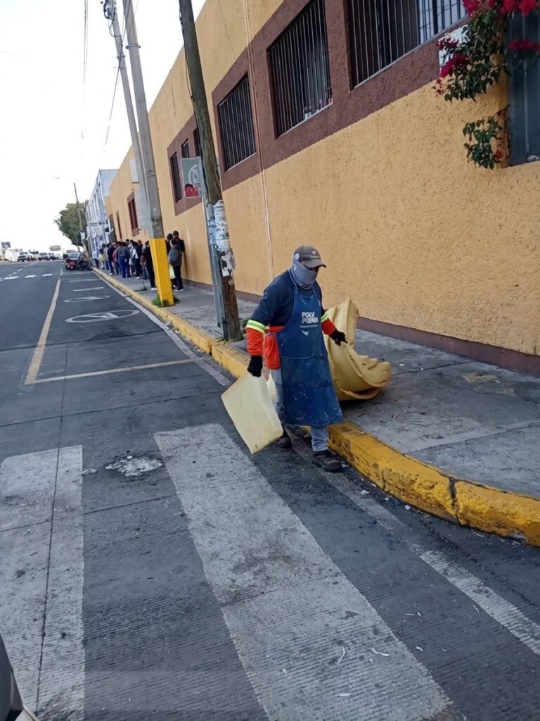 OOSLSPCH mantiene labores de limpieza tras la 76.ª Feria Milenaria de San Pedro Cholula