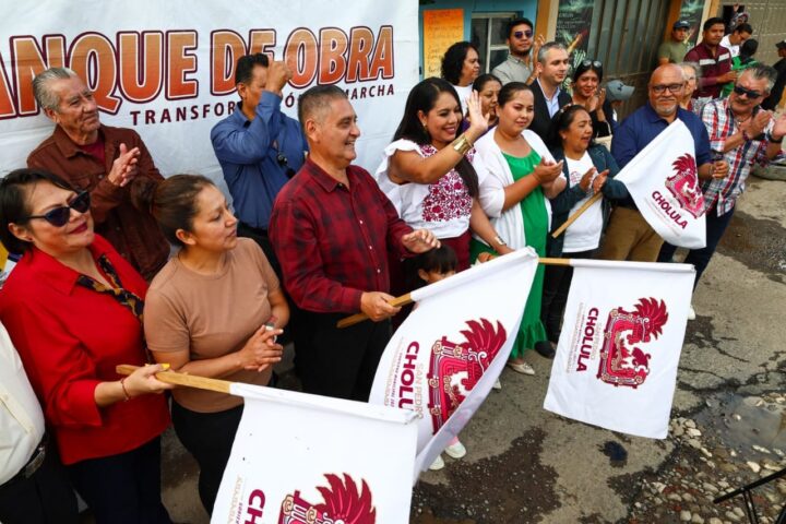 Tonantzin Fernández atiende rezago histórico en vialidades de Santiago Momoxpan y San Diego Cuachayotla