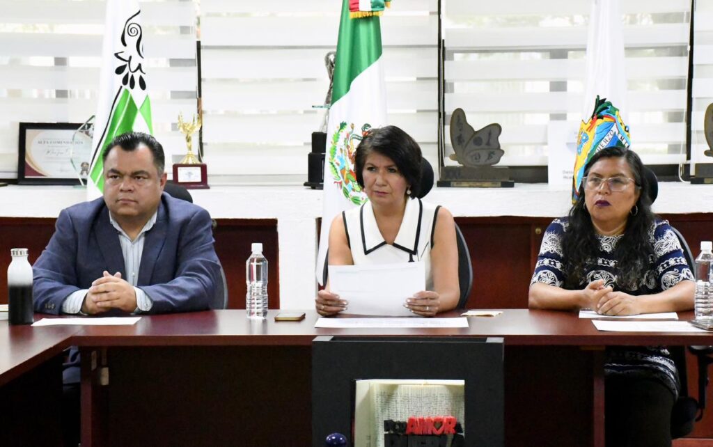 Refuerza UTH la permanencia de estudiantes con 165 becas de diferentes modalidades