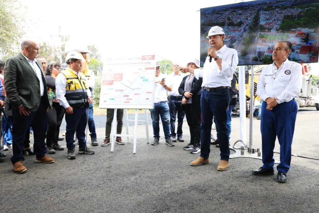 GOBIERNO DEL ESTADO TRANSFORMA VIALIDADES CON APOYO DE PEMEX Y TRENES DE PAVIMENTO