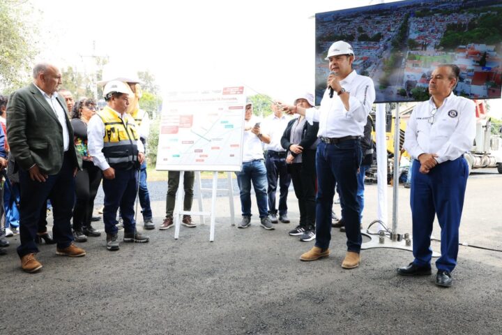 GOBIERNO DEL ESTADO TRANSFORMA VIALIDADES CON APOYO DE PEMEX Y TRENES DE PAVIMENTO
