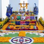 CON OFRENDA QUE PRESERVA RAÍCES Y TRADICIONES, GOBIERNO ESTATAL HONRA MEMORIA DE MIGRANTES
