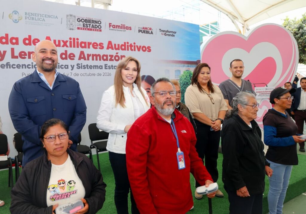 BENEFICENCIA PÚBLICA Y CECI ARELLANO ACERCAN APOYOS AUDITIVOS Y VISUALES A FAMILIAS POBLANAS
