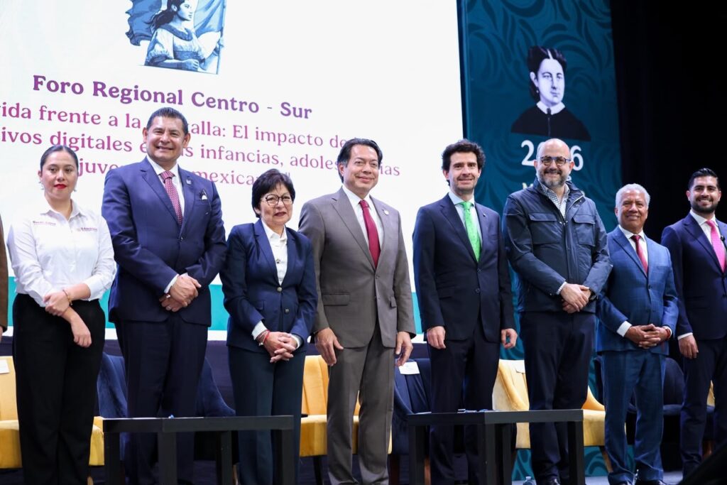 TECNOLOGÍA AL SERVICIO DE LAS PERSONAS, CON EDUCACIÓN, ACOMPAÑAMIENTO Y RESPONSABILIDAD