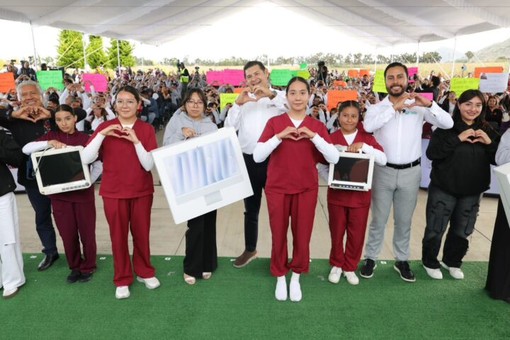 PROMUEVE GOBIERNO ESTATAL EDUCACIÓN, TECNOLOGÍA Y ENERGÍA LIMPIA EN ORIENTAL