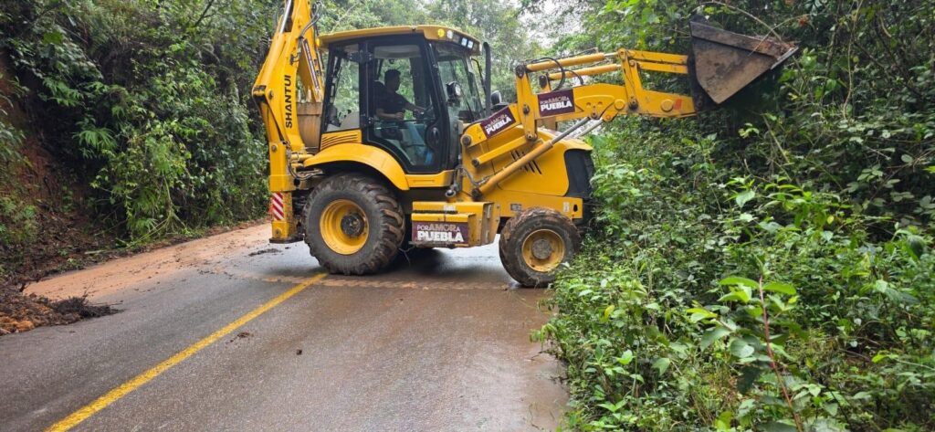 Gobierno del Estado atiende y libera oportunamente tramos carreteros afectados por las lluvias