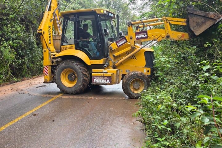 Gobierno del Estado atiende y libera oportunamente tramos carreteros afectados por las lluvias