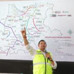 MÁS MAQUINARIA Y OBRAS CIMENTAN MODERNIZACIÓN CARRETERA EN LOS 217 MUNICIPIOS