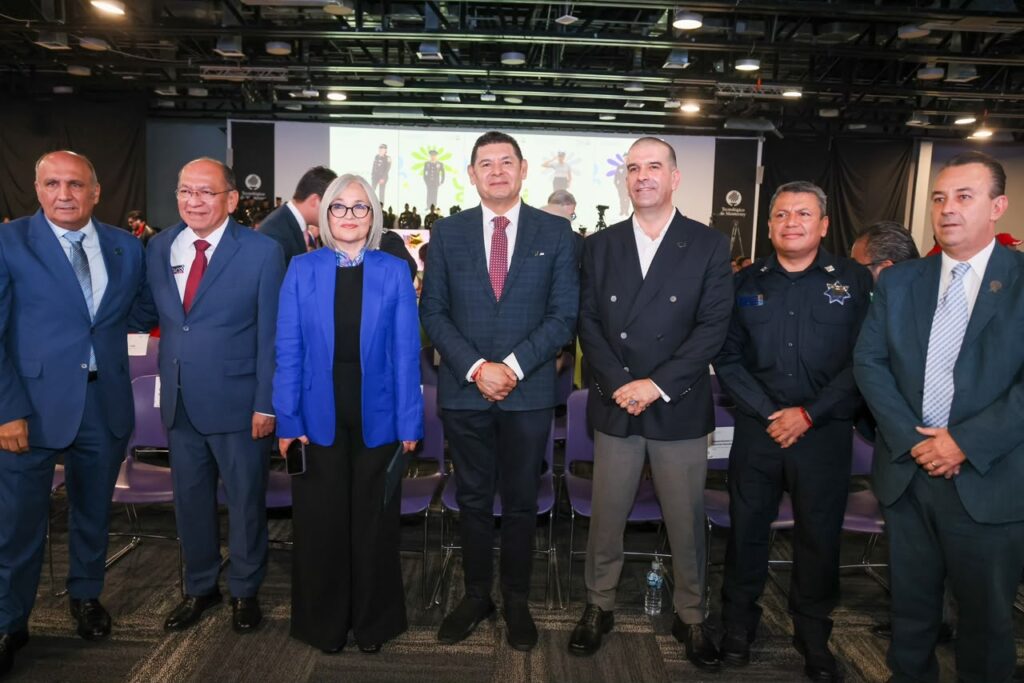 «PUEBLA AGRADECE» RECONOCE VALOR Y ENTREGA DE QUIENES PROTEGEN A FAMILIAS: ARMENTA MIER