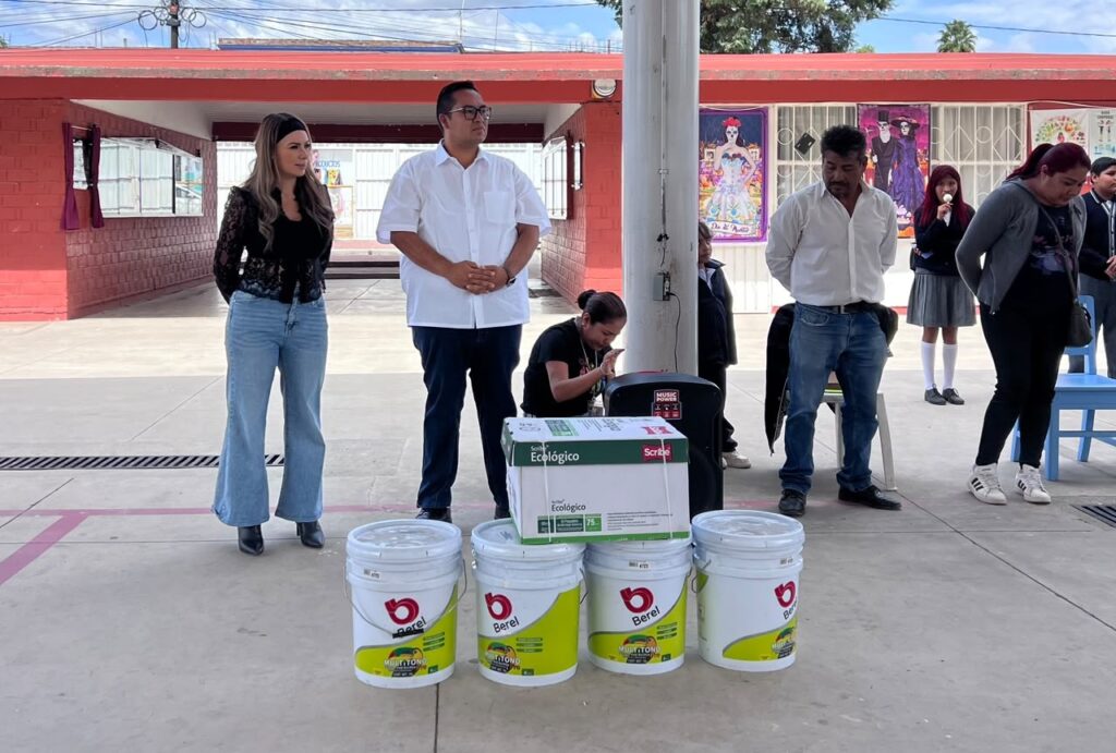 Recibe primaria Netzahualcóyotl apoyos para mejorar sus instalaciones