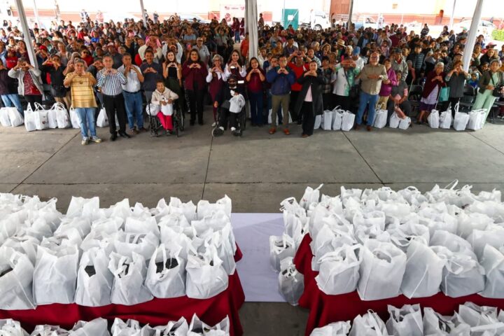 Impulsa Tonantzin Fernández el programa Nutrición con Amor en San Pedro Cholula
