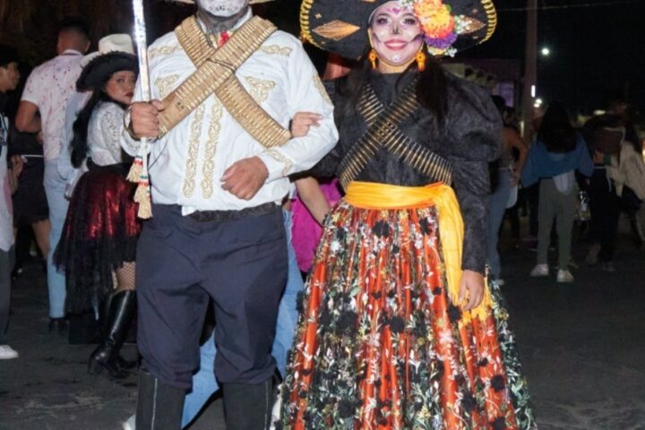 Encabeza Tonantzin Fernández Desfile de Animeros 2026